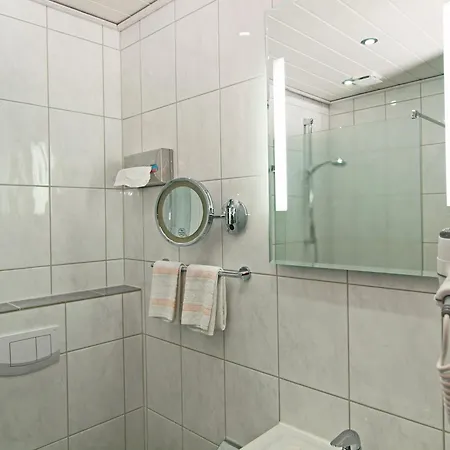 מלון Waldhotel Felsenkeller