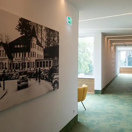 Waldhotel Felsenkeller מלון