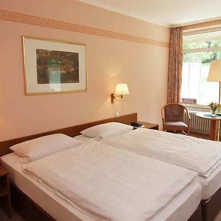 Waldhotel Felsenkeller Am Teutoburger Wald 2*