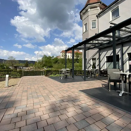מלון Waldhotel Felsenkeller Am Teutoburger Wald באד איבורג