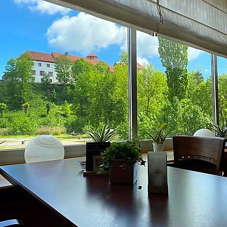 Waldhotel Felsenkeller Am Teutoburger Wald 2* באד איבורג