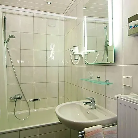 Hotel Waldhotel Felsenkeller Am Teutoburger Wald 2*