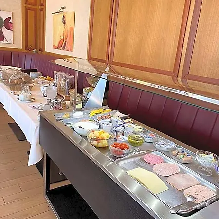 Waldhotel Felsenkeller Am Teutoburger Wald 2* באד איבורג